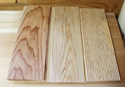 自然素材120%の家で使用する木材サンプルの写真